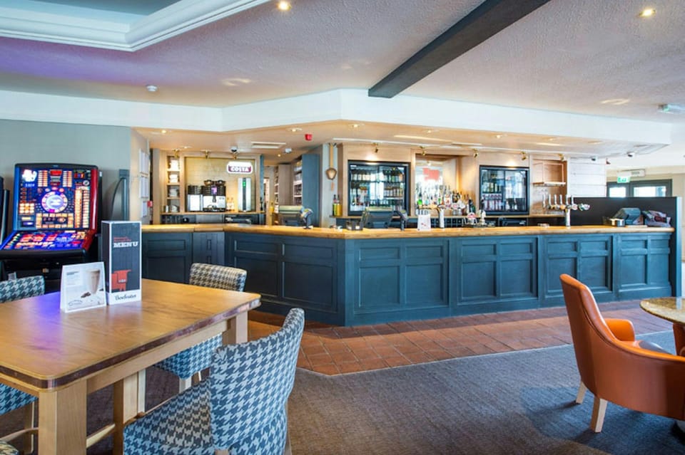 Premier Inn Oldham - Broadway Hotel in Manchester