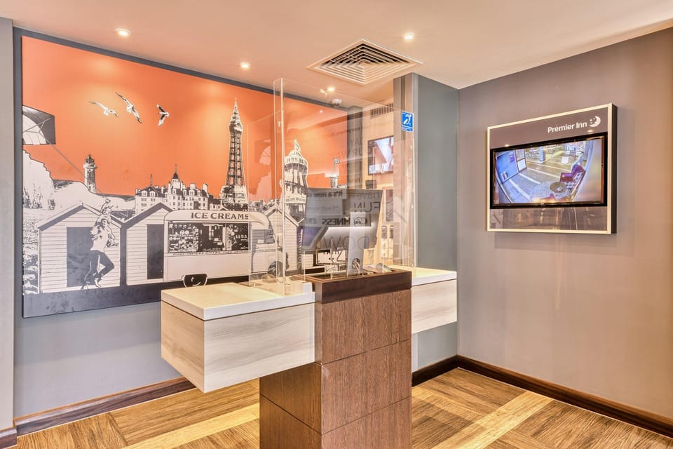 Premier Inn Plymouth City Centre - Derry's Cross Hotel in Plymouth