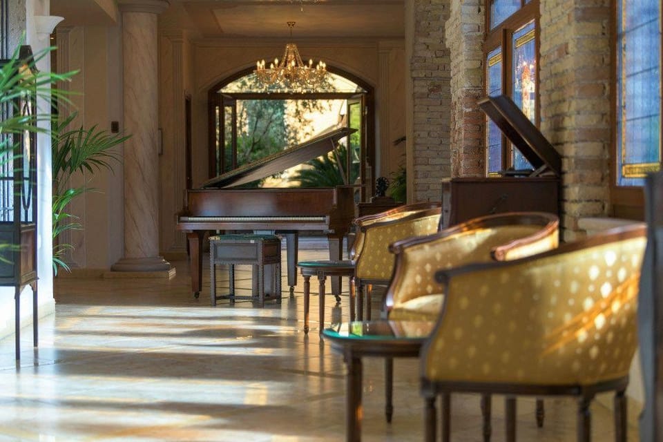 Regina del Garda Suite Hotel in Lake Garda