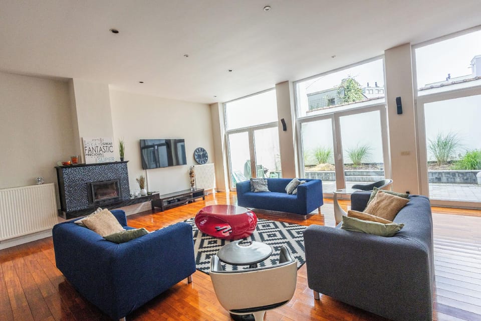 Chambres Cosy dans Une Grande maison Hotel in Brussels