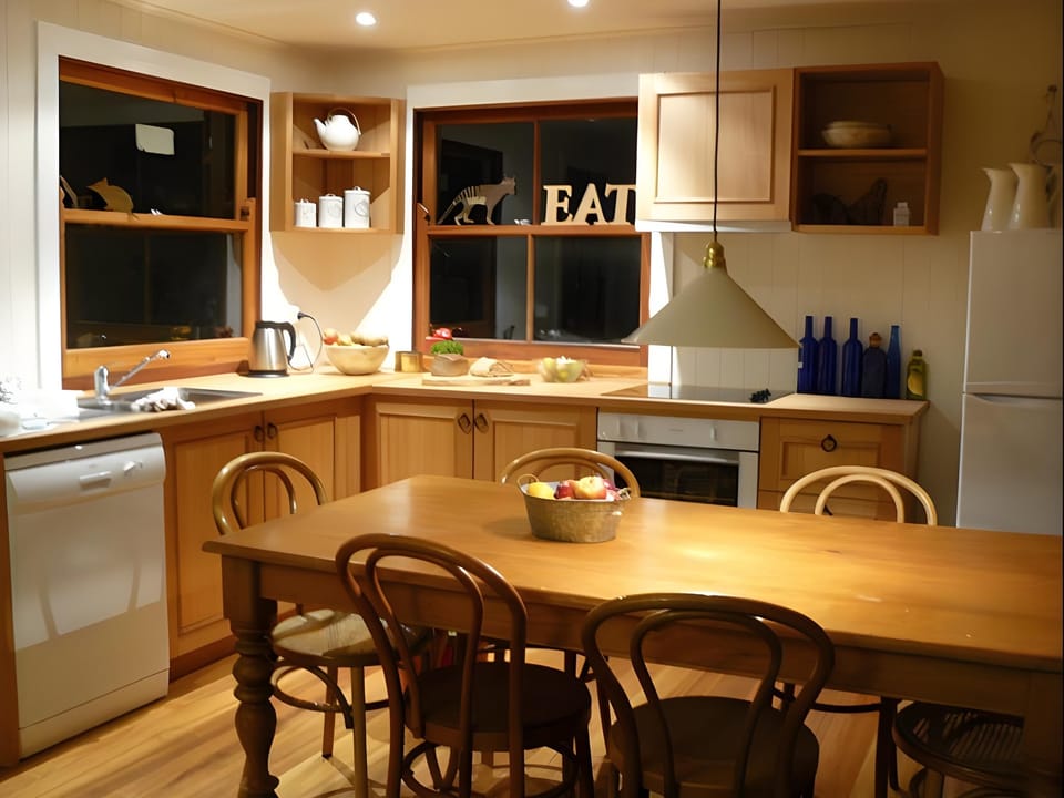 Sassafras Springs Cottages Hotel in Tasmania