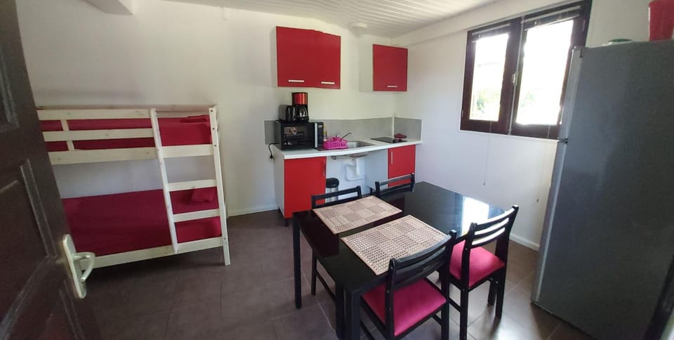 Au Petit Canal Fleuri Apartment hotel in Arrondissement of Cayenne, French Guiana