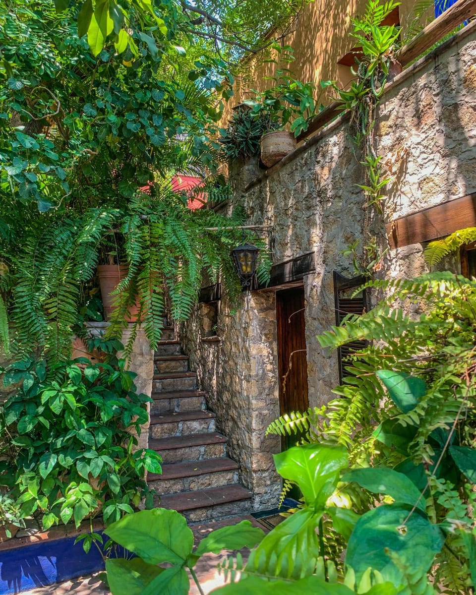 La Casa del Guamuchil Hotel in Tequesquitengo