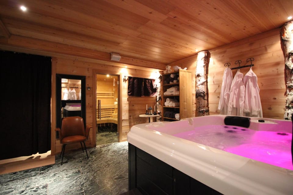 Hotell Millefiori- Alpine Event Lodge Hotel in Valtournenche
