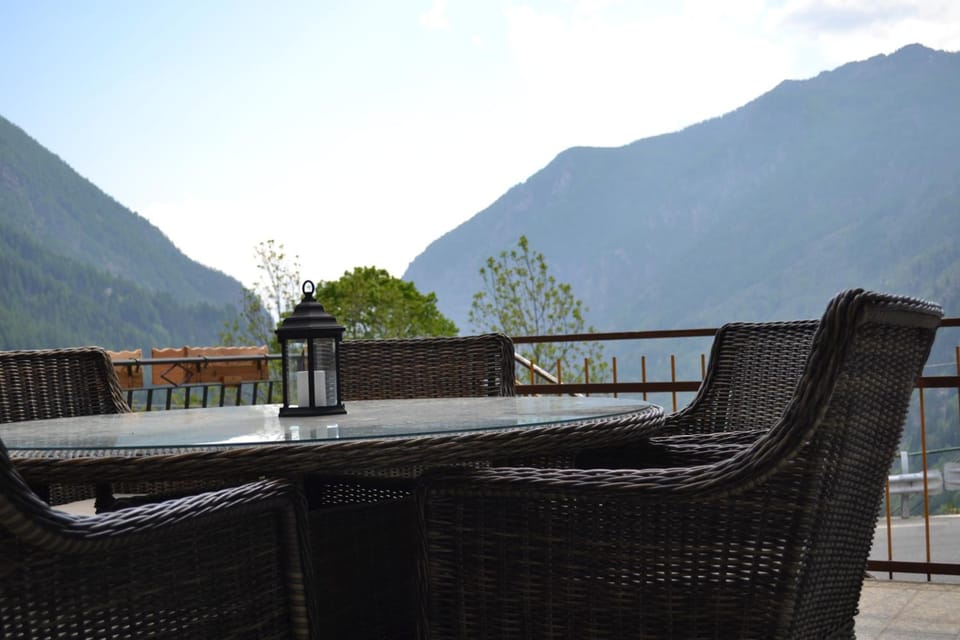 Hotell Millefiori- Alpine Event Lodge Hotel in Valtournenche