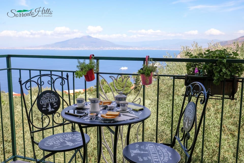 Sorrento Hills Hotel in Priora