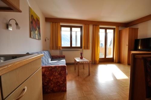 Residence Sonnenburger - Biobauernhof - Azienda agricola biologica Hotel in Tirol