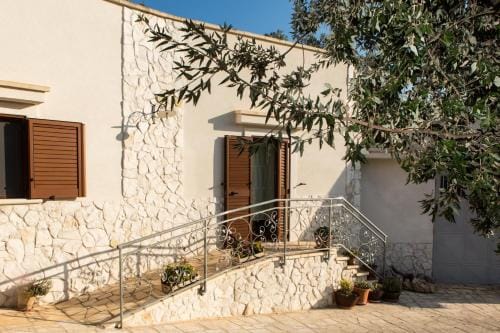 fiori e massi Hotel in Ostuni