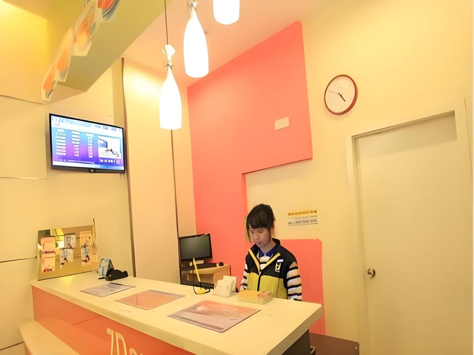 7 Days Inn Zhangjiajie Tianmen Mountain Pedestrian Street Hotel in Hubei