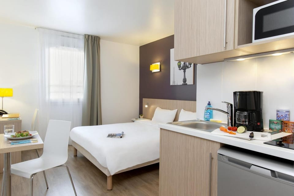 Aparthotel Adagio Access Paris Massy Gare TGV Hotel in Massy