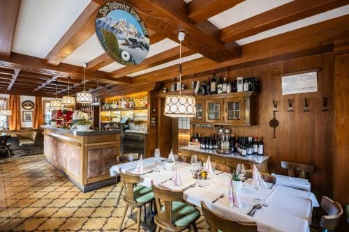 Gasthof Albergo Dolomiten Inn in Prags