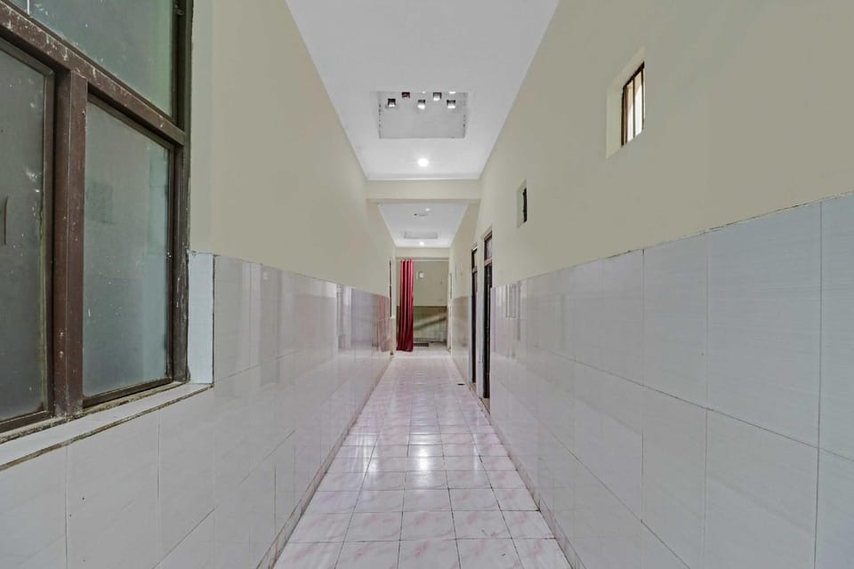 SPOT ON Hotel 7G Hotel in Agra
