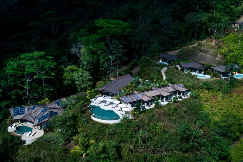 Golden Pineapple Villas - Adults Only Hotel in Bahía Ballena