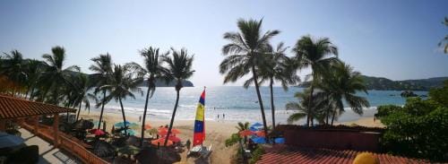 Pie de Playa la Ropa Hotel in Zihuatanejo