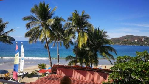 Pie de Playa la Ropa Hotel in Zihuatanejo