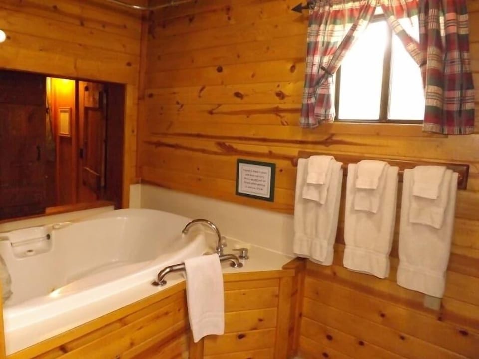 Arizona Mountain Inn and Cabins Hotel in Flagstaff