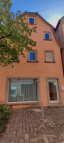 FeWo MainTime Honeymoon mit Fruhstuckskorb Hotel in Hesse