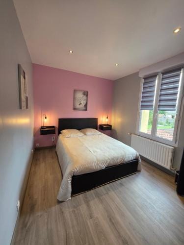 Chambre Reve en Rose - WIFI - TV Hotel in Normandy