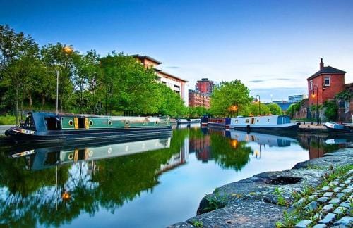 Huge Modern Room to Stay in Salford Samson Plab Hotel in Salford