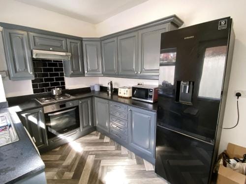 Modern room for short stay in Salford, PLAB Samson Hotel in Salford