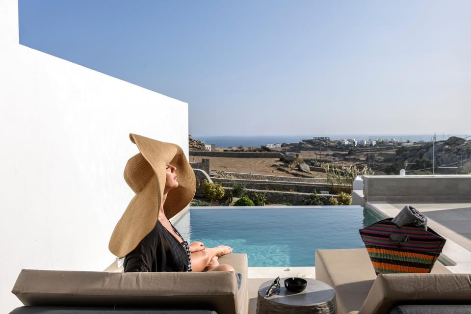 Villa Evi & Suites Hotel in Mykonos, Mikonos 846 00, Greece