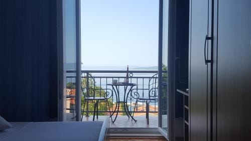 Rooms Raos Hotel in Brela