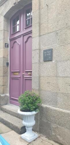 Des fleurs au balcon Hotel in Brittany