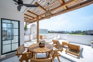 Villa Alesia Seseh Hotel in Mengwi