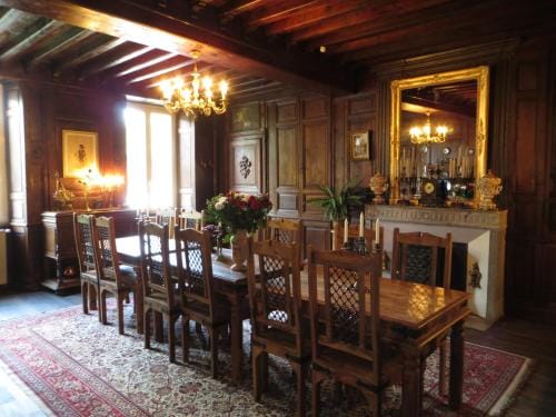 Le Bailli de Montsaugeon Hotel in Bourgogne-Franche-Comté