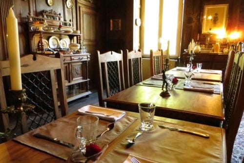 Le Bailli de Montsaugeon Hotel in Bourgogne-Franche-Comté