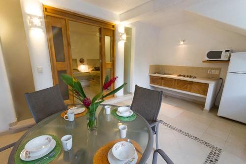 Villas Naomi Hotel in Zihuatanejo