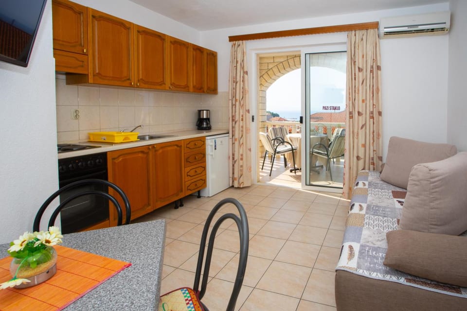Apartmani Putnik Apartment hotel in Baška Voda