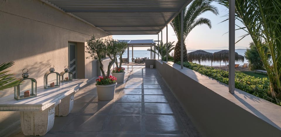 Divani Apollon Suites Hotel in Vouliagmeni