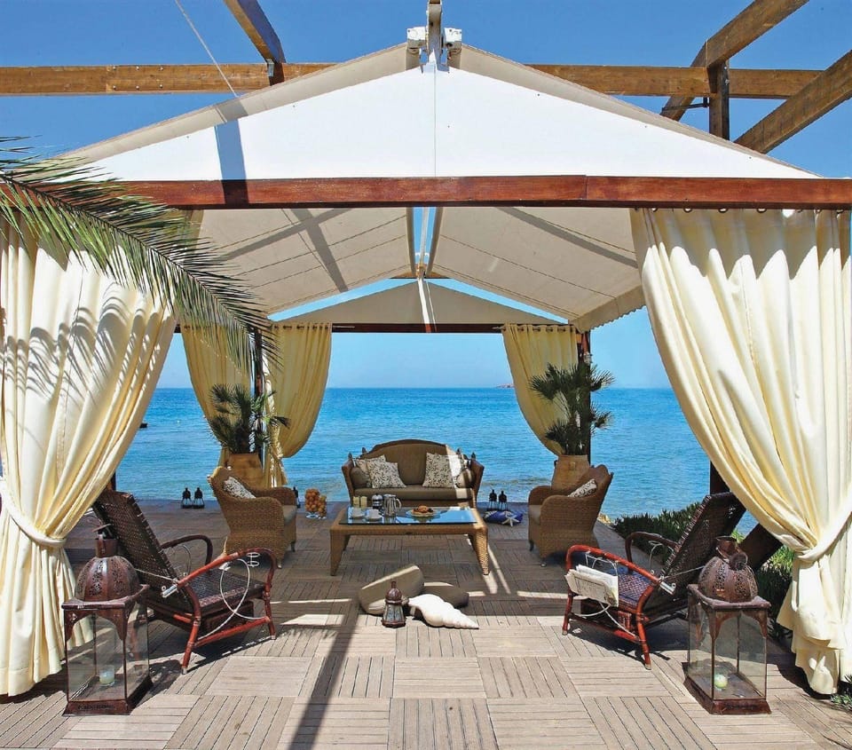Divani Apollon Suites Hotel in Vouliagmeni