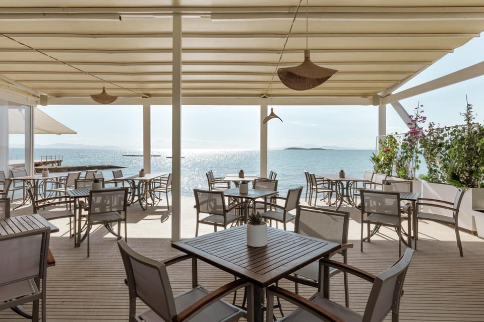 Divani Apollon Suites Hotel in Vouliagmeni