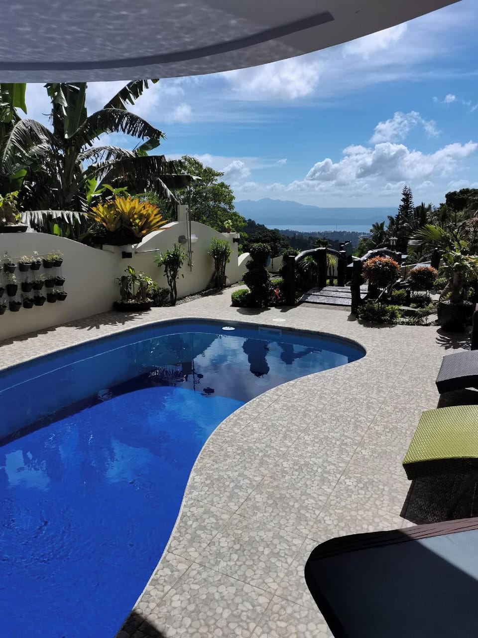 Avana Hills Tagaytay Villa Hotel in Tagaytay