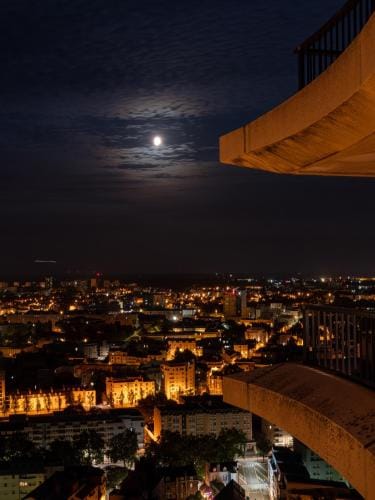 Love Horizons - Suite vue panoramique - Spa privatif - Rennes Centre Hotel in Rennes