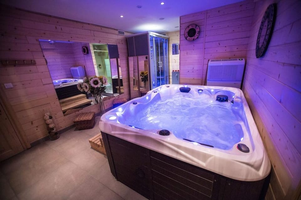 Le Loup Blanc Hotel in Uvernet-Fours