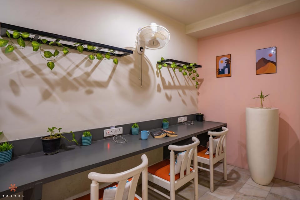 Shared lounge/TV area