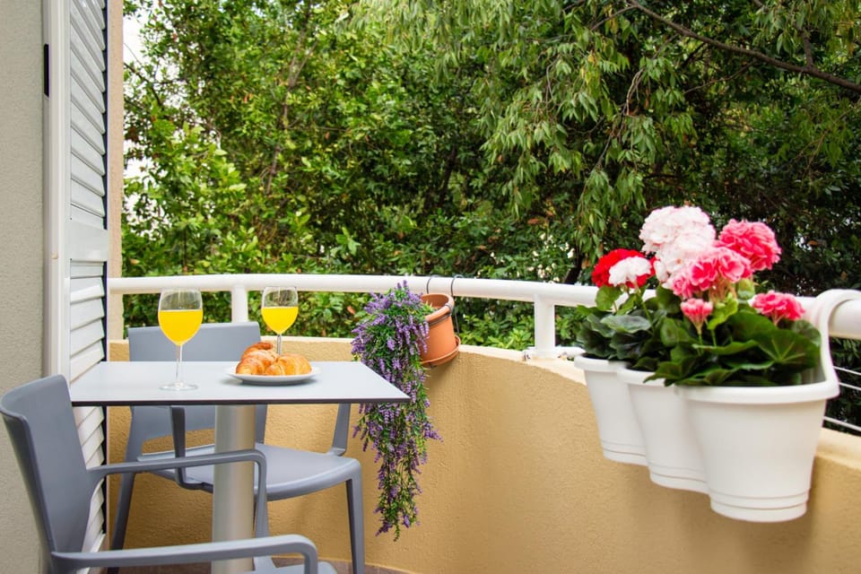 Lugo Apartments Hotel in Split