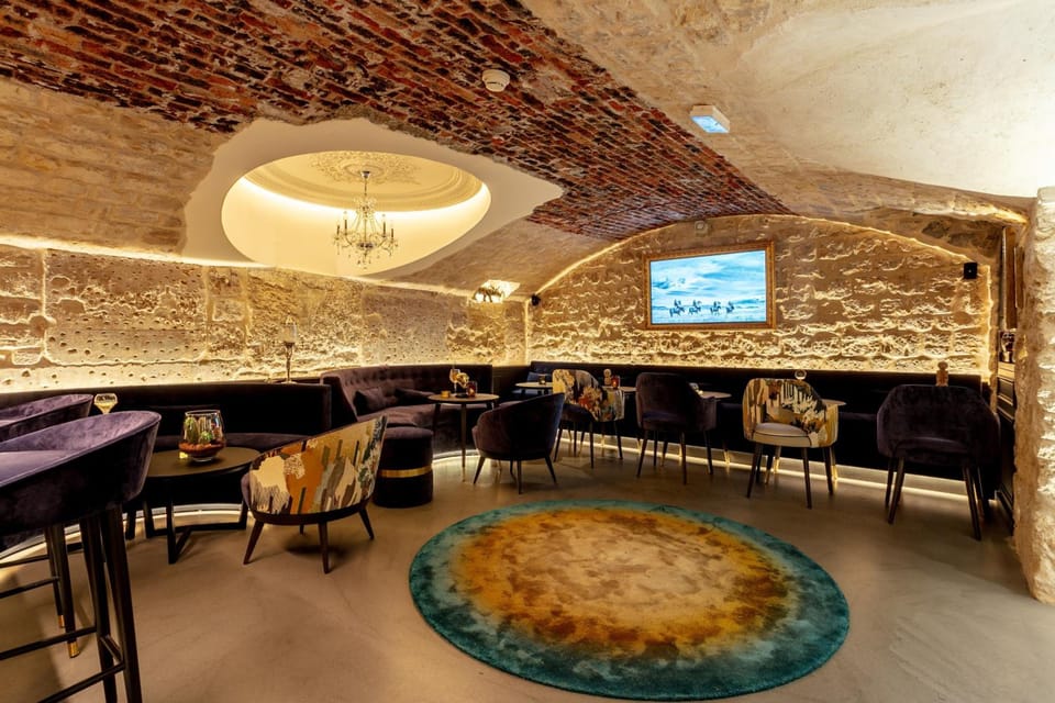 Bar/lounge
