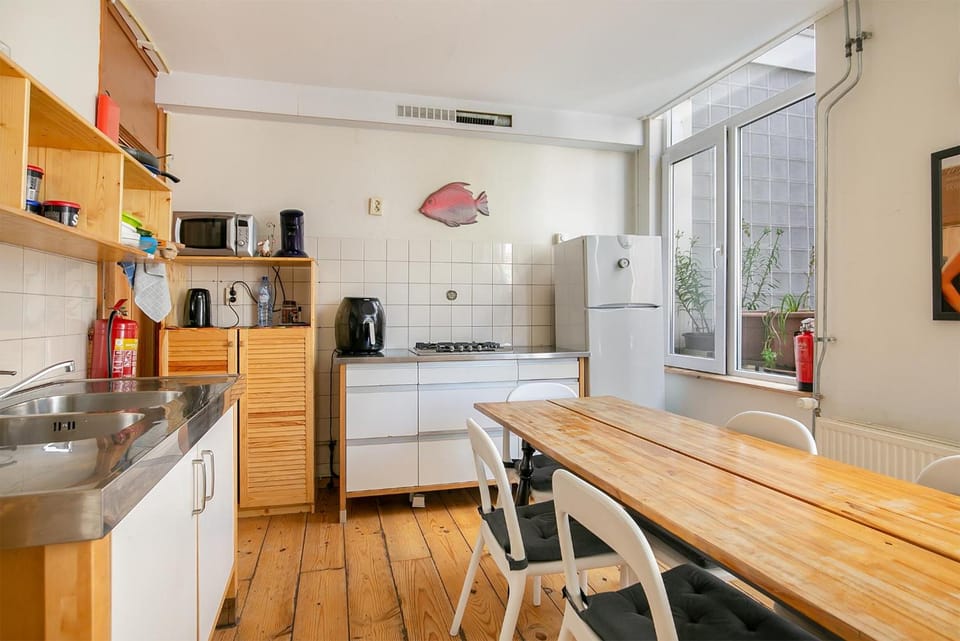 Tourist Travel Inn Hostel in Rotterdam