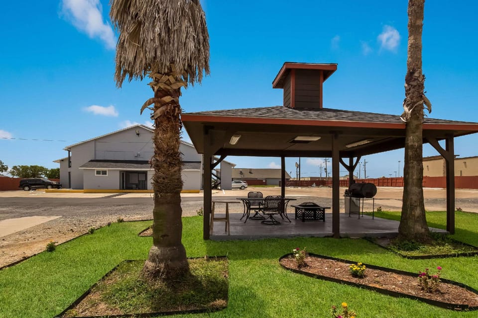 Quality Inn Madisonville Hotel in Texas