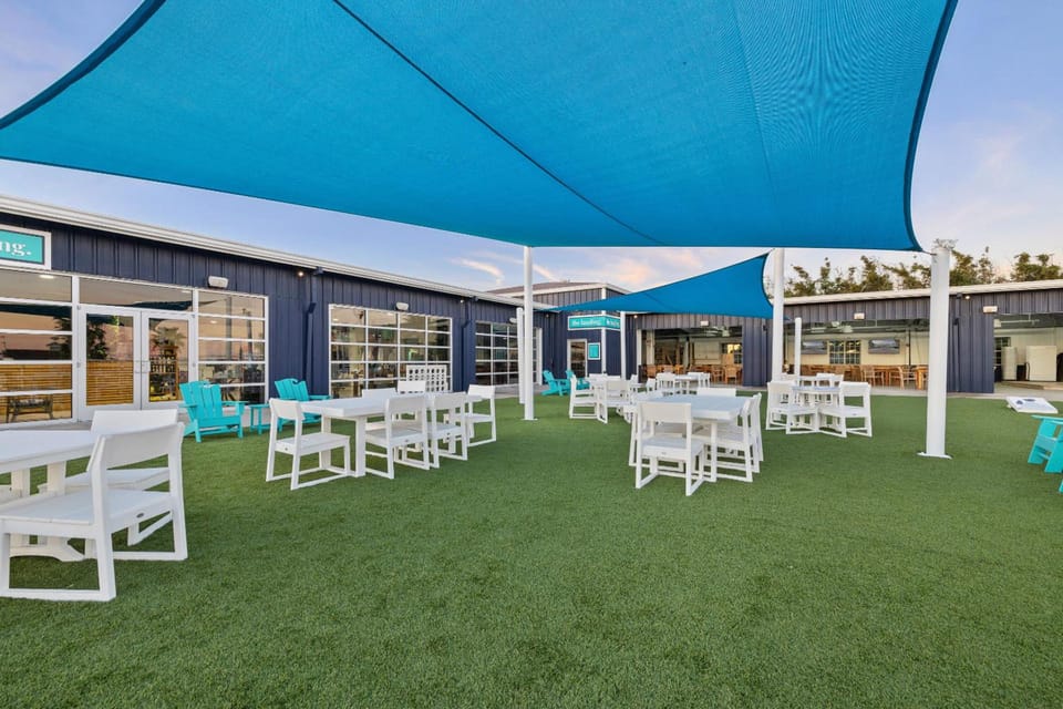 Bluff's Landing Lodge Hotel in Flour Bluff