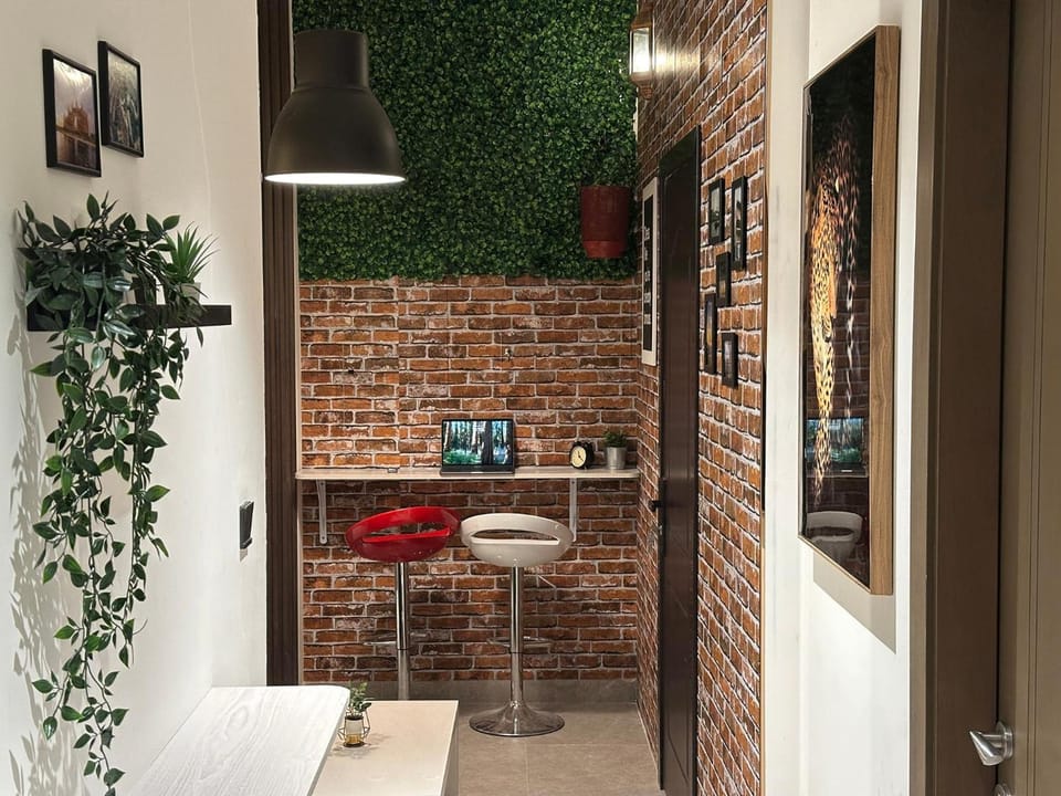 Luxury Hostel Bedspace in Downtown Near Metro Hostel in Dubai