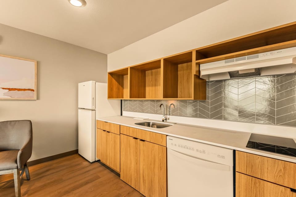 LivAway Suites Seattle- Renton Hotel in Renton