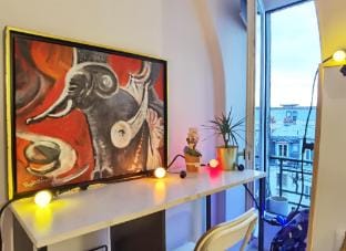 Sunny Studio / Eiffel Tower Nearby / Elevator Hotel in Paris