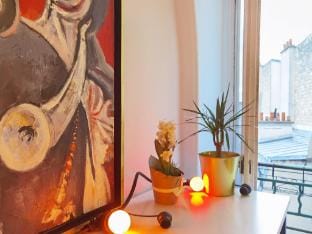 Sunny Studio / Eiffel Tower Nearby / Elevator Hotel in Paris