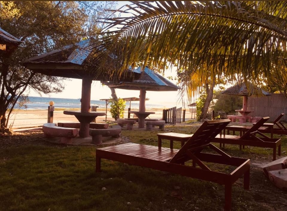 D's Oceanview Beach Resort Hotel in Siquijor