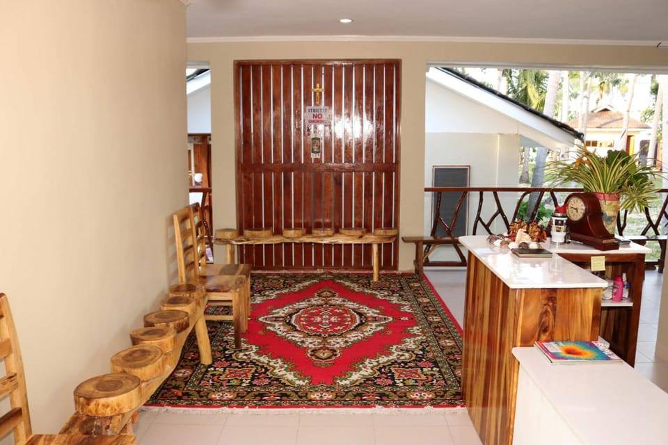 Shared lounge/TV area